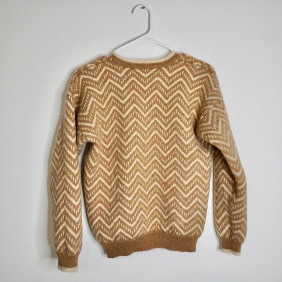 Vintage Peruvian Alpaca Wool Sweater 🐑✨ - Picture 3 of 6